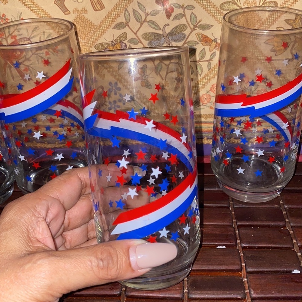 4 patriotic drinking glasses - Picture 3 of 3